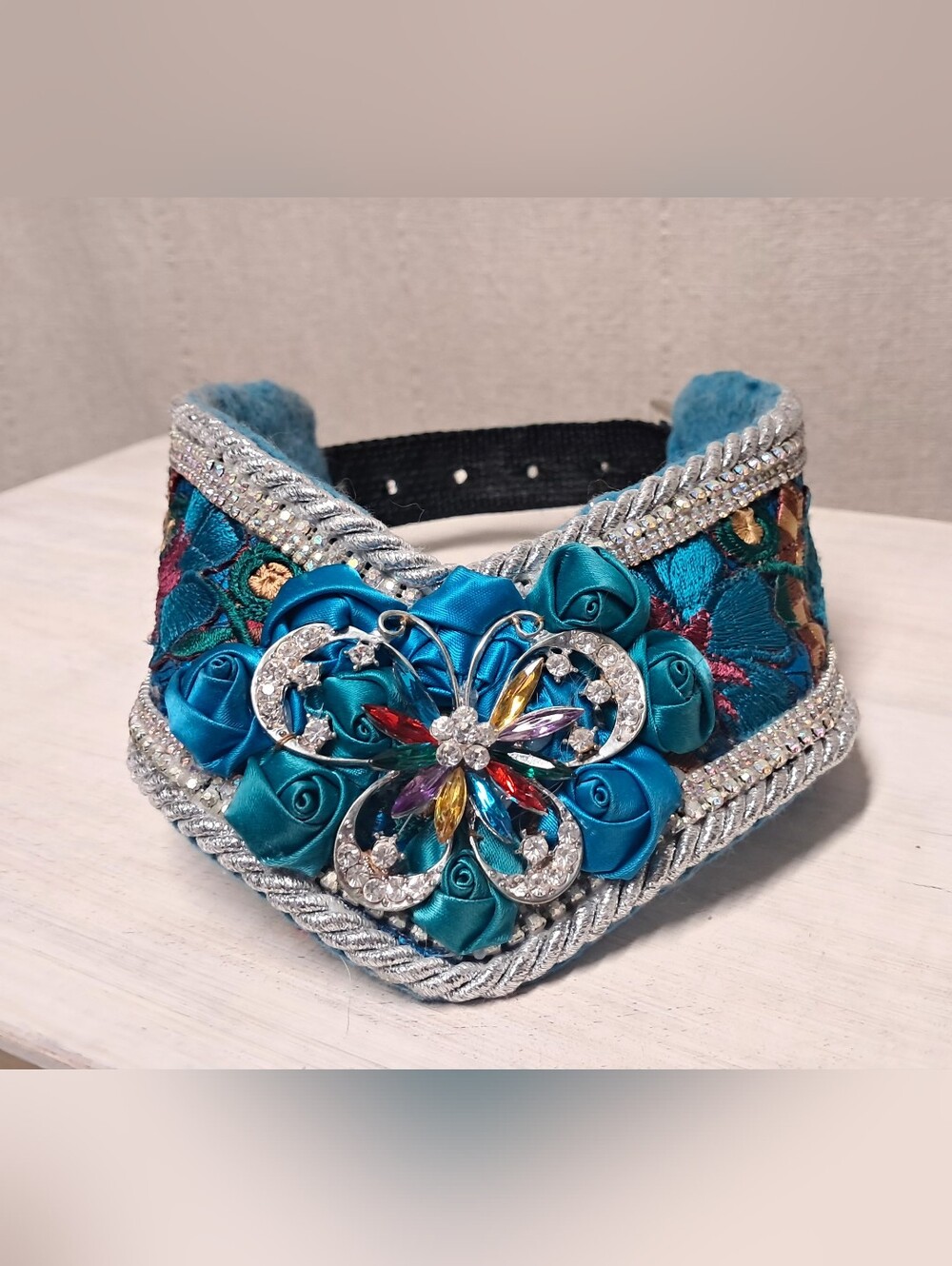 17" Embellished Sequin Dog Statement Collar